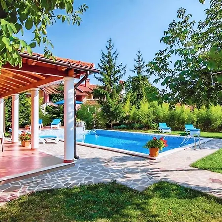 Haus Valmonida Holiday home Zminj