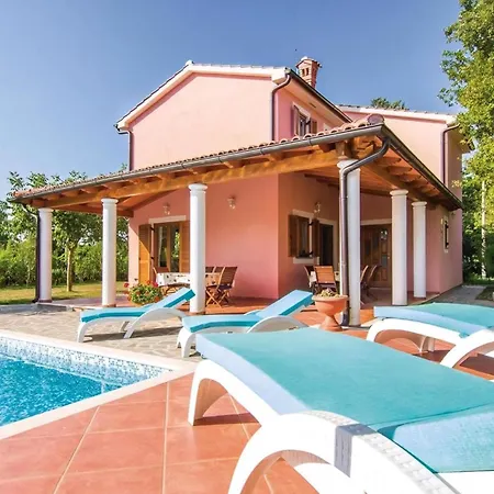 Holiday home Haus Valmonida Zminj