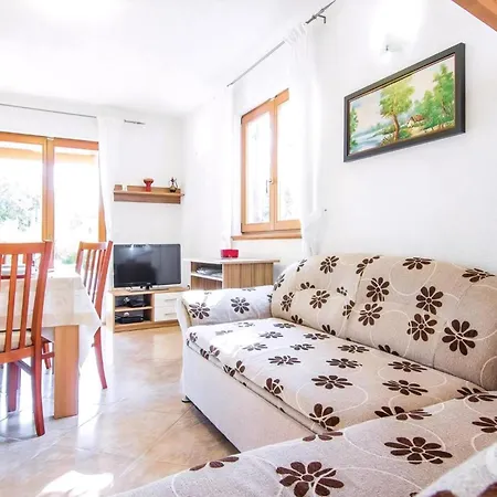 Holiday home Haus Valmonida Zminj