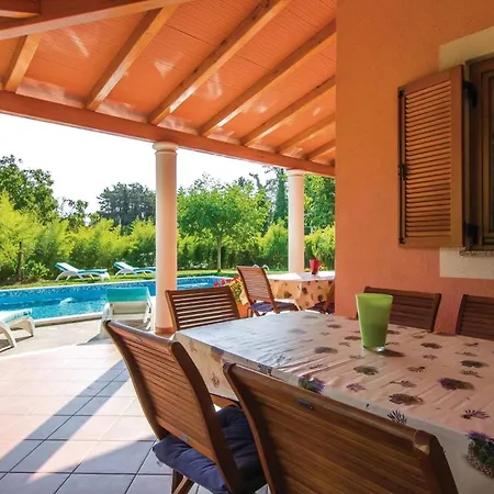 Holiday home Haus Valmonida *