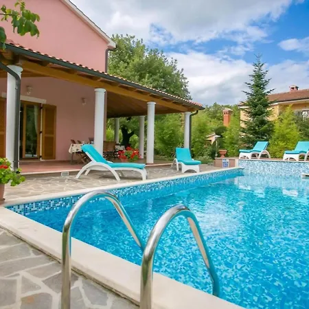 Haus Valmonida Holiday home Zminj